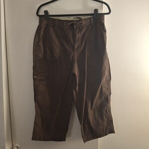 Basic Editions Women's Brown Cropped Cargo Capris